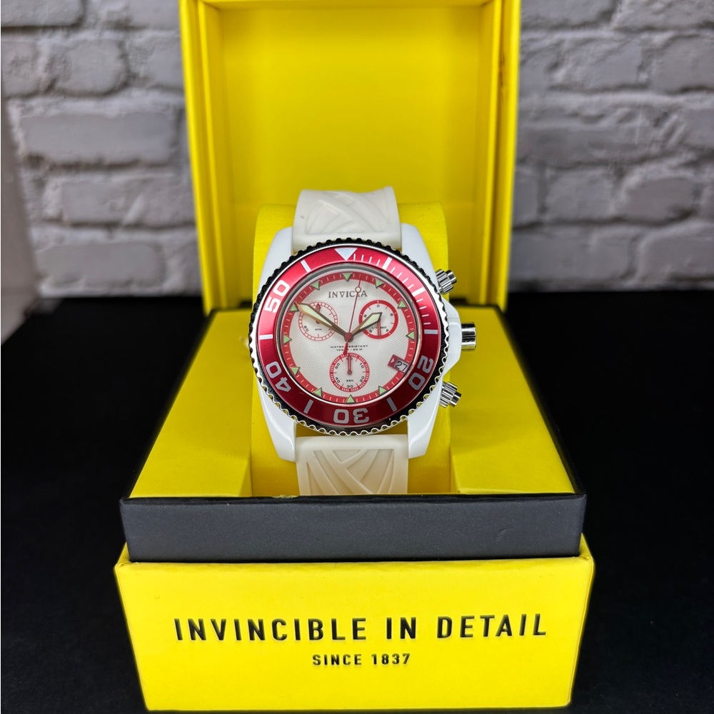 NEW RARE INVICTA YELLOW ADRENALINE DIVER SWISS QUARTZ Watch
